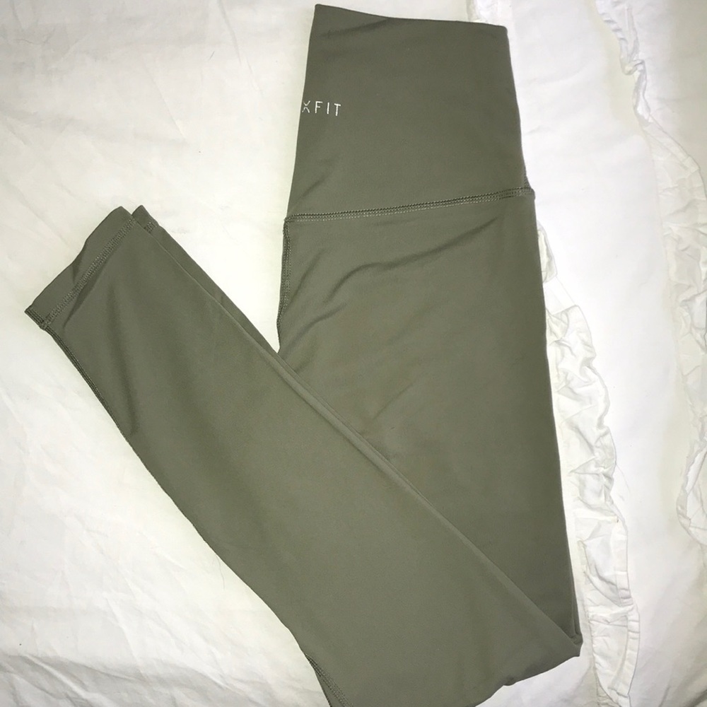 NWOT FLEXXFIT Luxe Legging